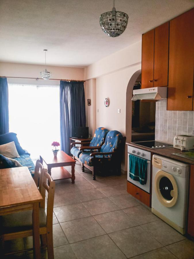 Apartments Mackenzie 1+1 Larnaca Exterior photo